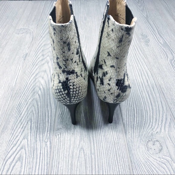 Joie Ralti python print booties ivory size 7 - Picture 8 of 11